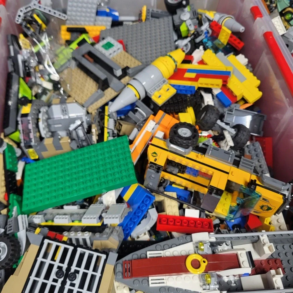 Lego 4 LBS of Random Mixed 100% Lego Bulk Lot’s - Picture 6 of 7